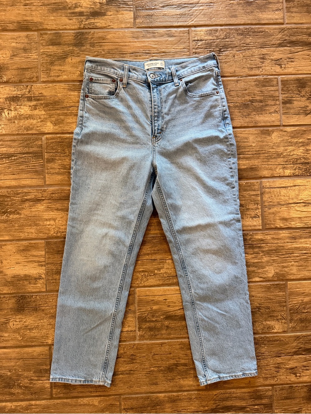 Abercrombie & Fitch Ultra High Rise Ankle  Straight-Leg Women's Jeans
